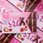 Шоколад молочний STIX зі смаком полуниці 152г
