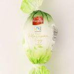Яйце Марципан із лісовим горіхом у чорному шоколаді Favorina Marzipan Egg Praline 100 г Німеччина