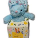 Подарунковий набір Іграшка Зайчик+Асорті щоколодних цукерок 90г Magnetic Easter Candies Польща